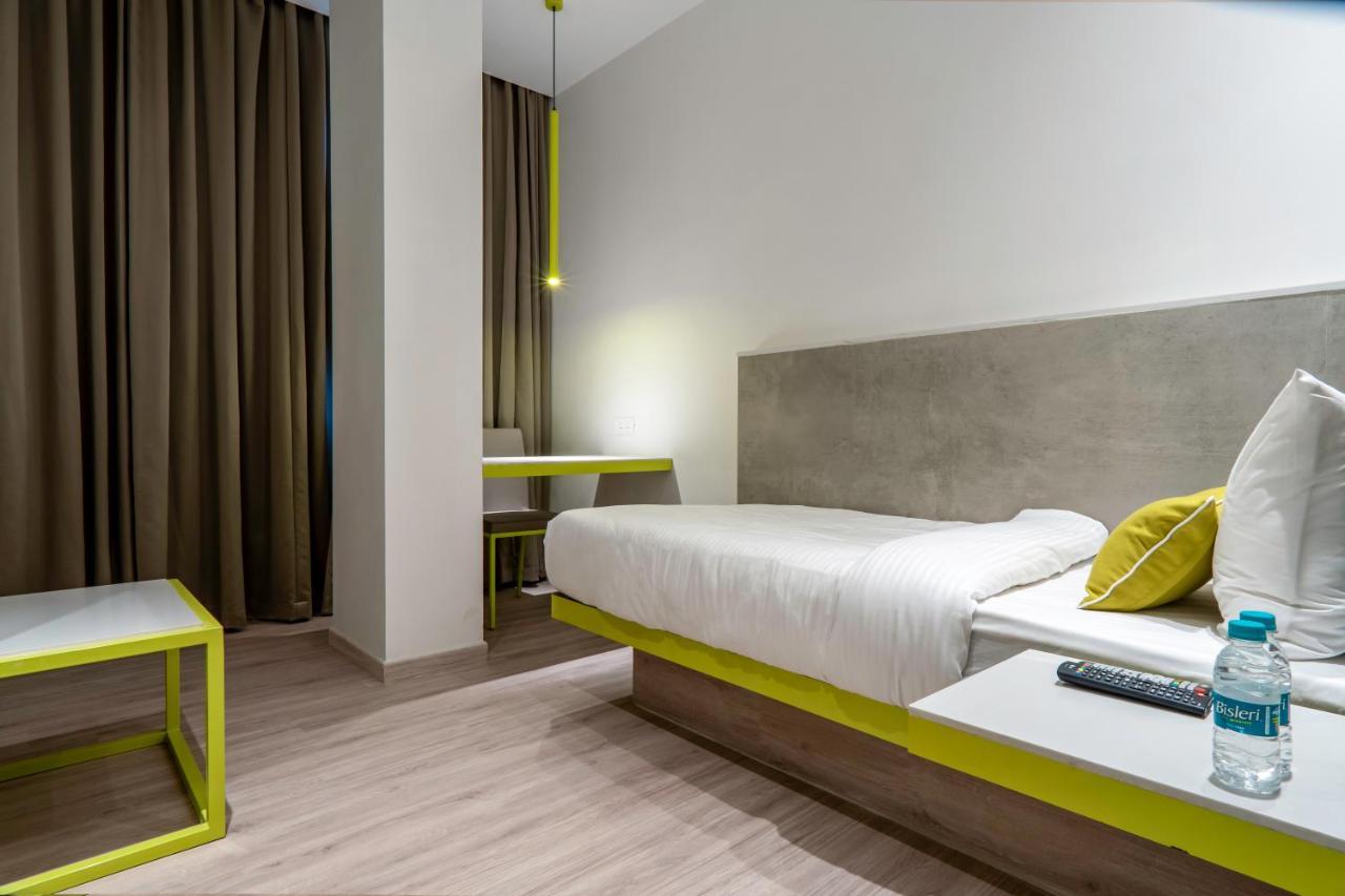 Hotel Le Roi Express Paharganj Neu-Delhi Exterior foto